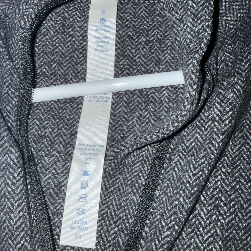 Lululemon Athletica Gray 1/2 Zip Top - Picture 9 of 9